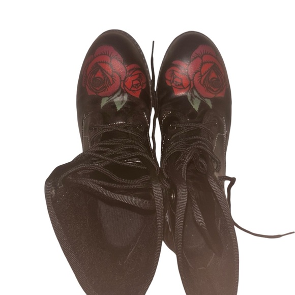 Cute pair of women’s boots!! Size 40 - Picture 4 of 6